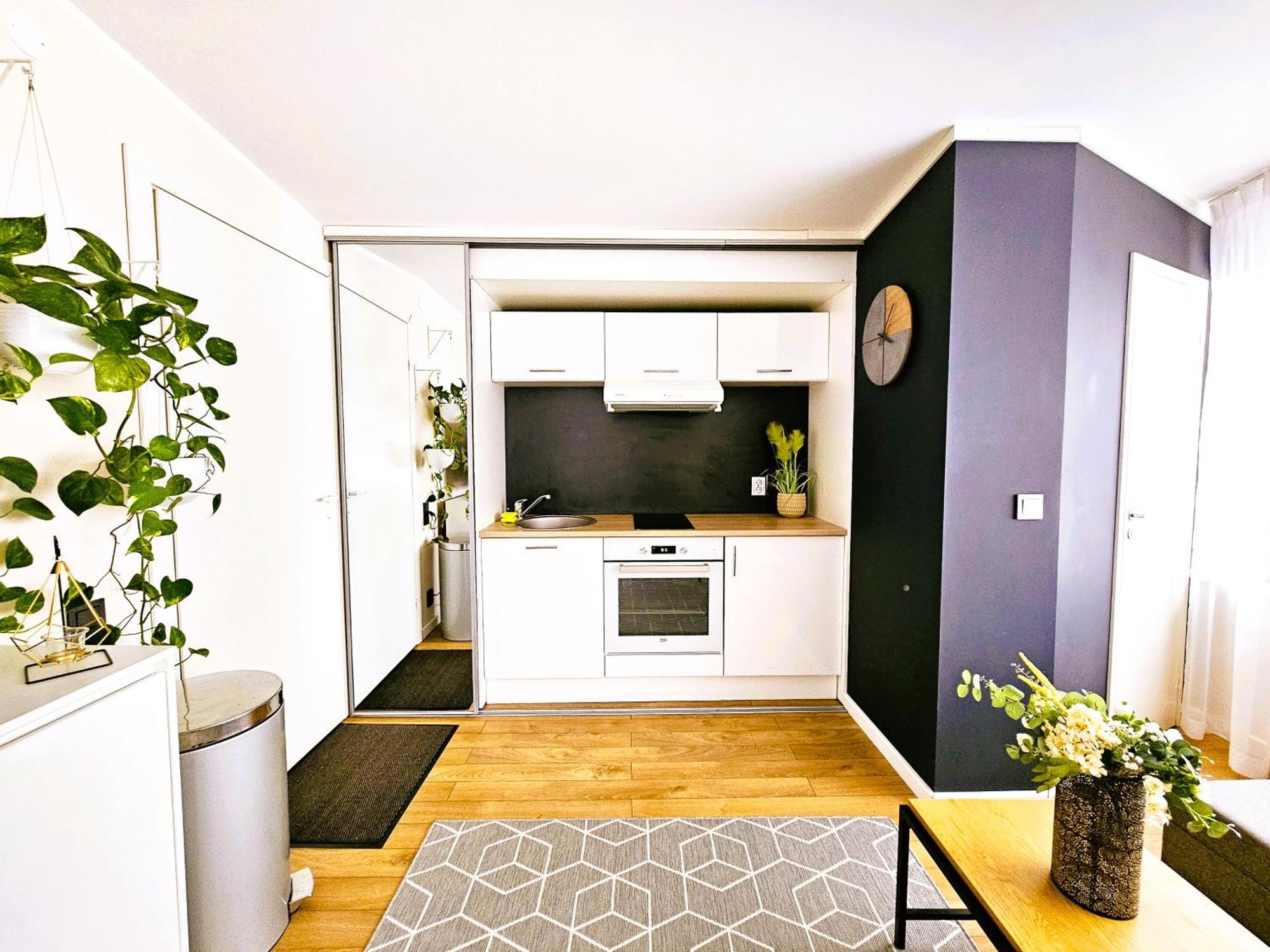 Cofy Rentals - Centrally Located, Quiet District, Air-Conditioning, Free Parking, 24-7 Express Check-In-Out, Close To Sea And Everything You Need For Living! Talin Quarto foto