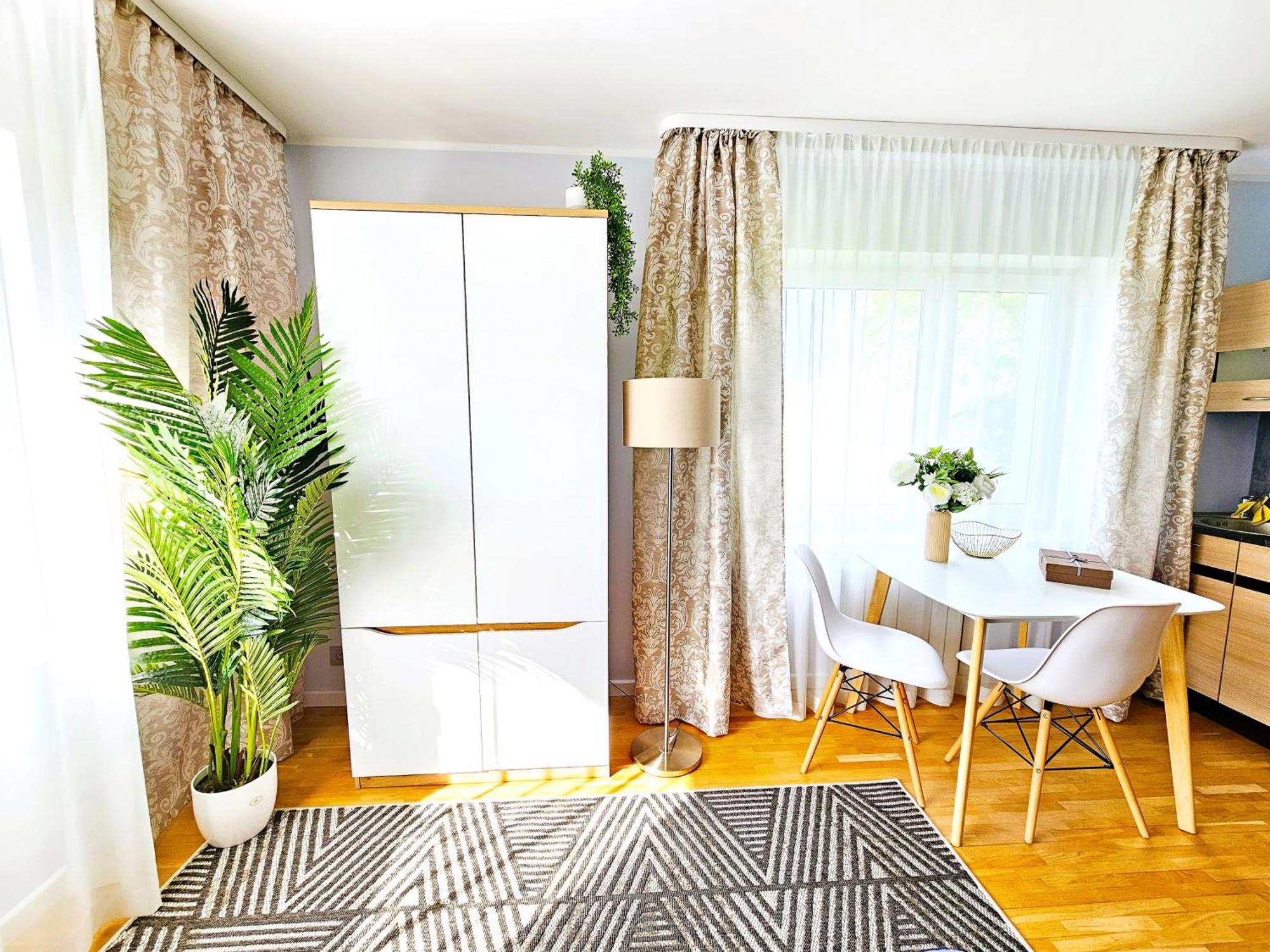 Cofy Rentals - Centrally Located, Quiet District, Air-Conditioning, Free Parking, 24-7 Express Check-In-Out, Close To Sea And Everything You Need For Living! Talin Quarto foto